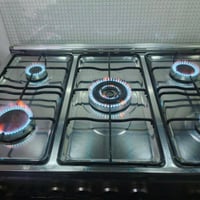 طباخ نضيف وشغال. سعره ٢٥٠ وبي مجال. والمرشحه جديده استعمال قليل ب٧٥ لت...