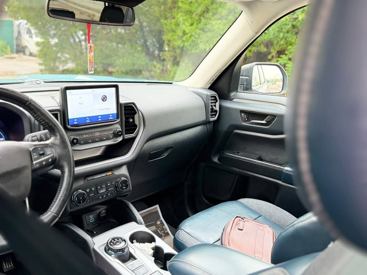 السلام عليكم حبايبي
فورد برونكو سبورت FORD 2022
جديدة بمعنى الكلمة
لون اخضر مميز 🍐 
- مكفولة كير ومحرك وحادثها دعامية بسيط
ومكانين بارد مكفوله من الصبغ والتبديل 
- ماشية 32 الفmil
- المواصفات/
ـ فتحة سقف
ـ داخل زيتوني
ـ شاشه ترحيب دجتل 
-بصمة 
- محرك 1500 تيربو 
- تحديد مسار 
- كشاف لايت اوتو 
- تدفئة ستيرن
- گير 8 سرع مع مودات قيادة 
-كشن كهرباء
-  بصمات ابواب +جنطة
- تشغيل عن بعد 
-هاند بريك بصمه  
-كشنات هيتر 3 سرع
- شاشه كبيره كار بلي +اندرويد اوتو+اواكس+بلوتوث
-كامره خلفيه دوارة 
- مانع انزلاق 
-جنطة كهرباء
- شاحن لاسلكي
-شاحن type-c
-ماوس انظمة قيادة ثلجي وعادي
-لايتات عدسة زينون led
-سستم صوت bose
-كروز تحديد سرعه 
- اوتو ستوب  اطفاء اقتصادي عند القيادة     
- رادار  امامي لتجنب الحوادث 
-تحديد مسار رادار الخطوط البيضاء
- تحكم ستيرن 
- تحذير اجتياز بالمري
- تحذيرات  تعب السائق اثناء القيادة
وبعد مواصفات هوايه
السعر 170 ورقه بيه مجال حك جيه فقط
العنوان بغداد
للاتصال


**إذا كنت صاحب هذا الإعلان وتريد حذفه لأي سبب، رجاءا أرسل رسالة إلى الدعم الفني**