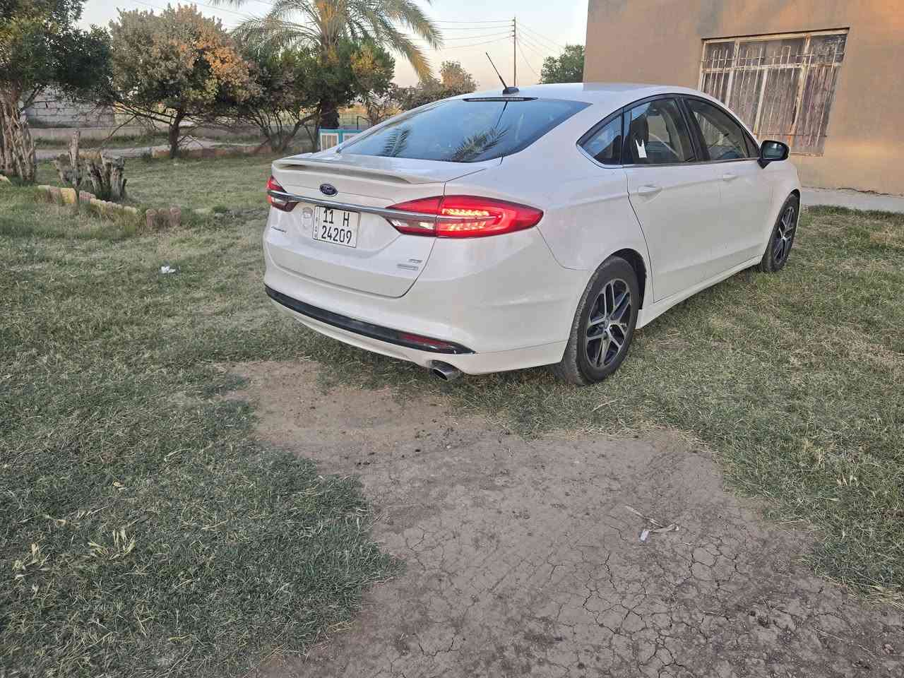 فورد فيوجن SE موديل ٢٠١٨ المواصفات:•رادار •حساسات خلفيه •بصمه •تحكمات ستيرن •شاشه كبيره +شاشه اعطال  •مثبت سرعه (كروز كونترول)•نظام الحفاظ على المسار •لايتات لد زينون•بلاجكتورات• قطعتين تبريد
كشنات كهرباء•كير ماوس•هاند بريك رمز باب سياره جاهزه اي نقص ما بيها رقم بغداد نكليزي هزه جديده .  داخله كلين بدون حادث بيها قطعتين رش بدون دواخل  العراق  السعر ١٢٥ لبيع او المراوس  عنواني قرب سجن ابي غريب  رقمي ***********
