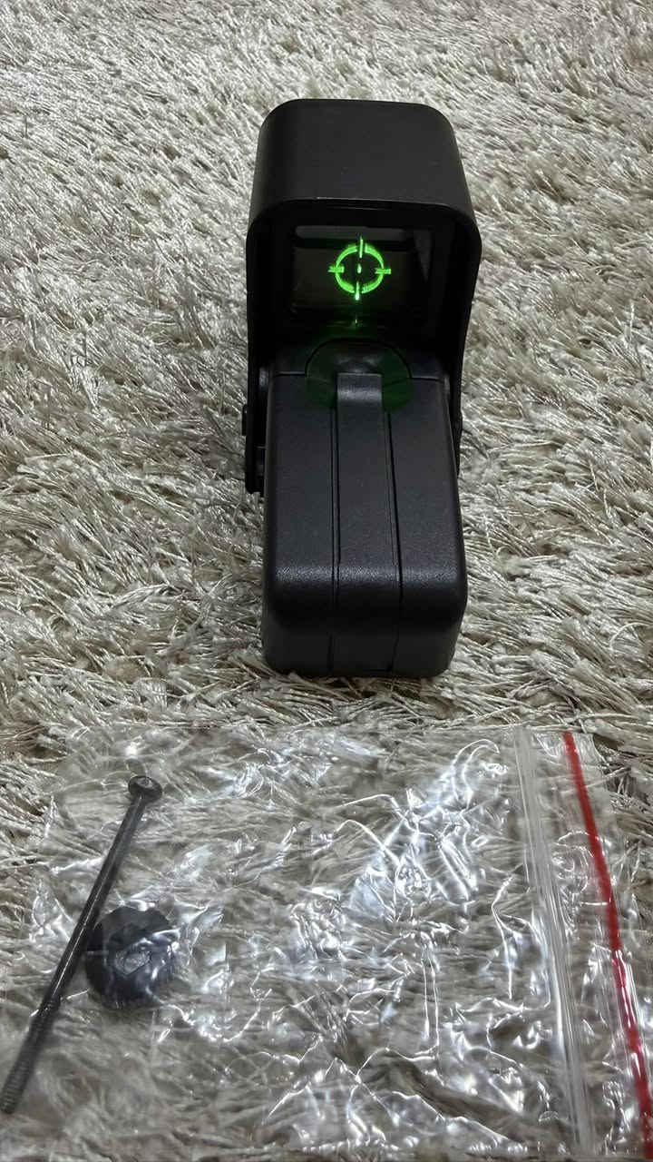 متوفر منظار/سايت ريد دوت أو هولوغرافي 
ومن الصور واضح بيه:
* زر ON/OFF:
    تشغيل وإطفاء السايت.
* السهم ↑ و ↓:رفع وخفض الإضاءة أو تغيير مستوى السطوع.
* عجلة DOWN:تعديل الارتفاع 
* عجلة RIGHT:تعديل الانحراف يمين/يسار
مع الملحقات


**إذا كنت صاحب هذا الإعلان وتريد حذفه لأي سبب، رجاءا أرسل رسالة إلى الدعم الفني**