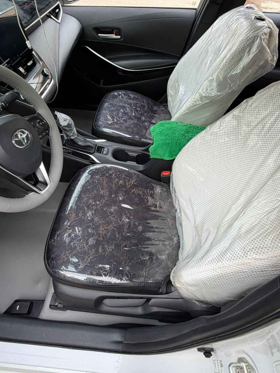 السلام عليكم كورلا موديل 24
رقم بغداد 

السياره باسمي 

فتحه بصمه 
ماشيه 26
شاشة 

داخل جلد مدوشم ارضيه وكشنات

قطعتين تبريد 

بصمه ابواب وسبير مانانزل

كفاله عامه طخه بل دعاميه الماميه

كل غراضها مال الشركه وياها 

مكان بغداد المشتل 

السعر 152

رقم الهاتف ***********
