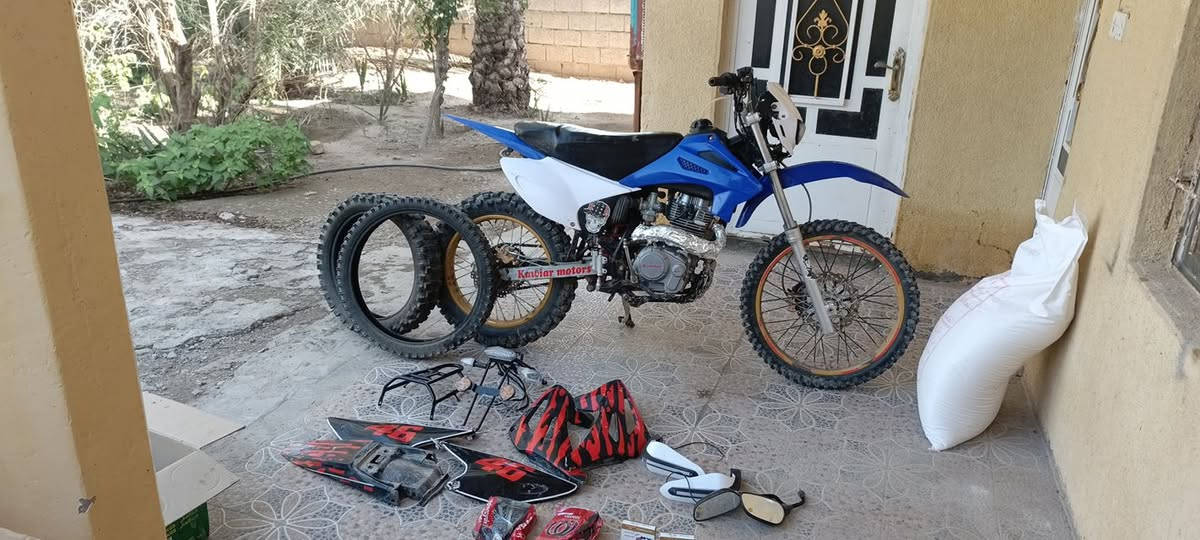 السلام عليكم دراجه #كاويار #محرك #الأصلي الرصاصي حجم المحرك 250cc موديل 2024 هي وادواته دراجه مكفولة من برغي للبرغي خير من الله كل عيب مابيه مثل ما موجوده بالتصوير 
الس0عر مليون و 250 هيه وغراضها مكاني ديالى الخالص


**إذا كنت صاحب هذا الإعلان وتريد حذفه لأي سبب، رجاءا أرسل رسالة إلى الدعم الفني**