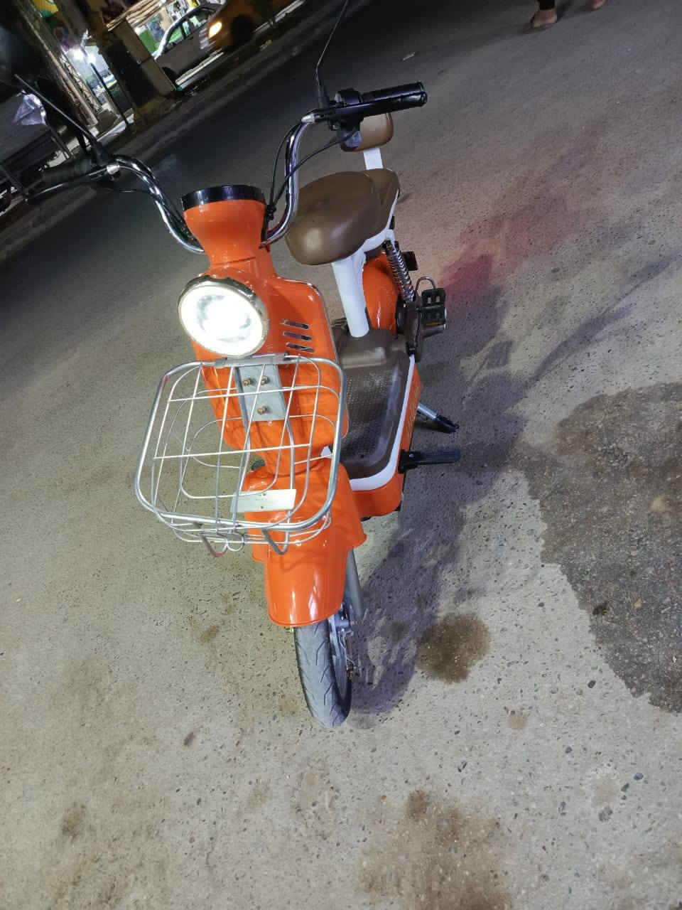 السلام عليكم باسكل شحن لبيع جديد بطاريات جدد كله مكفول هسه حالين بس السله فاتحه عنه 3سرع لايت عالي ناصية عداد كتروني ساعه باسكل كلش مكفول  مكان كربلاء مكفول قرب  مستشفى العباس الهلي رقم ***********وتساب وانتصال
