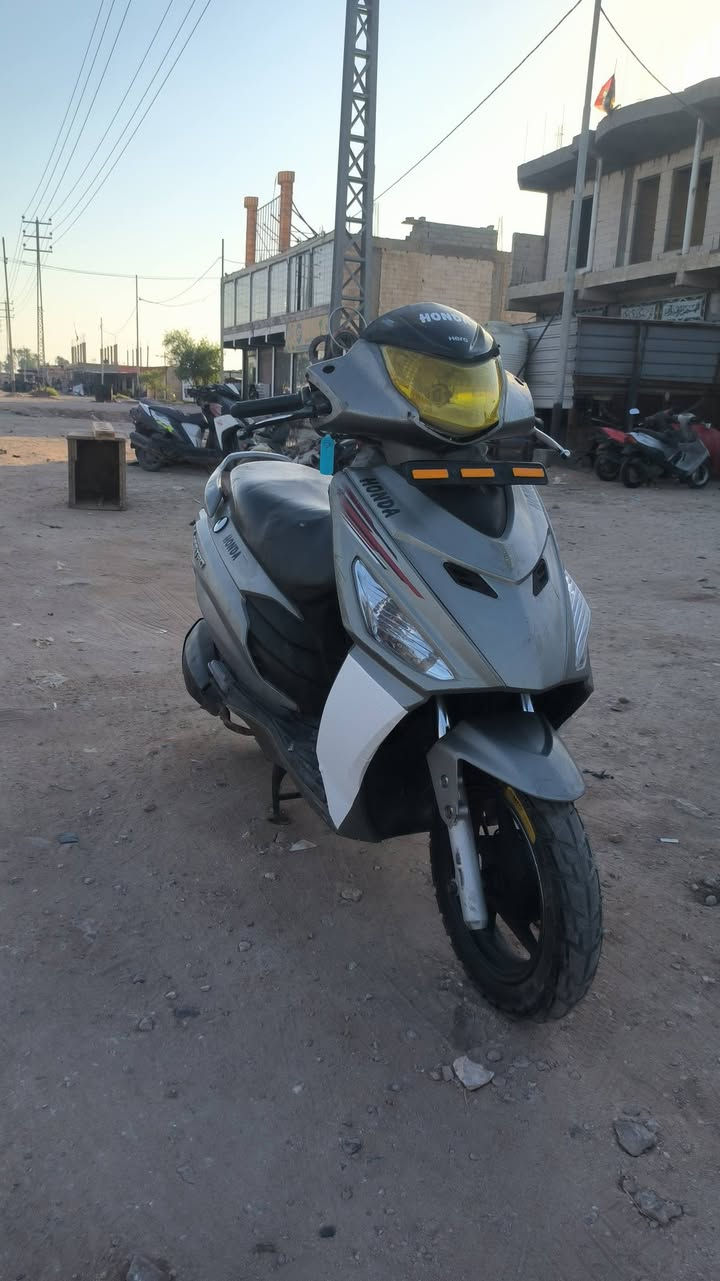 سلام عليكم شباب دراجه هوندا ماسيترو كهربائيات شغاله محرك ناعم نضافه كدام عينك فول تواير جدد اشاير لايت امامي خلفي شغال نهضه معدل خير سعر 425 بيهه مجال بصيط مكاني وركاء 🩵


**إذا كنت صاحب هذا الإعلان وتريد حذفه لأي سبب، رجاءا أرسل رسالة إلى الدعم الفني**