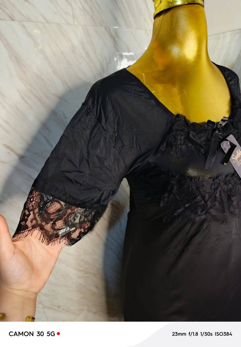دشداشه زبده قصير الدرجه اوله 
فحص بوجود المندوب ✅
للاستفسار دايركت


**إذا كنت صاحب هذا الإعلان وتريد حذفه لأي سبب، رجاءا أرسل رسالة إلى الدعم الفني**