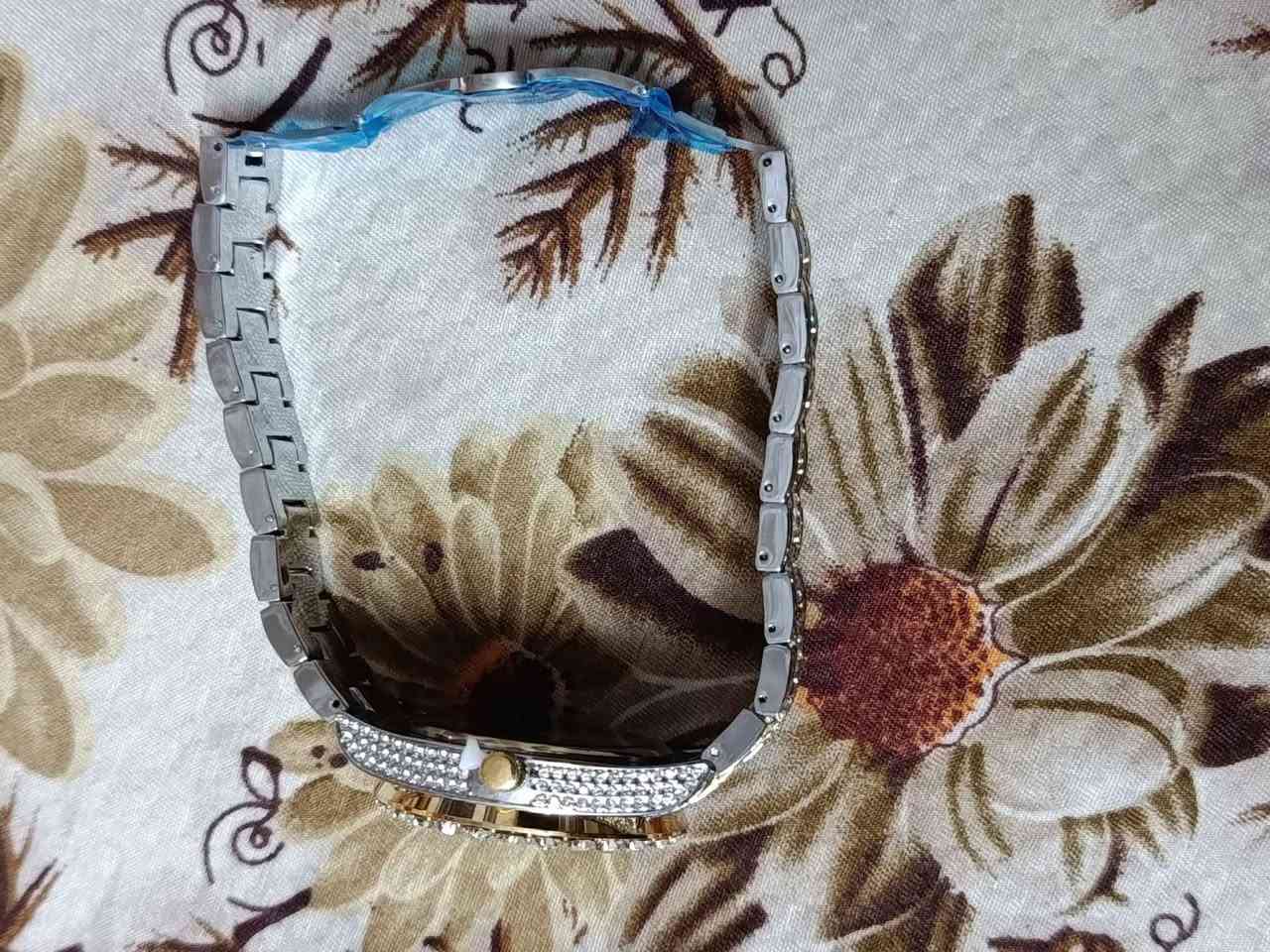 MISSFOX  ساعة يد أنيقة مرصعة بالماس للرجال والنساء ساعات يد رجالي من Hip Hop ساعة يد كوارتز
分享
للتواصل *********** حلة, بابل
