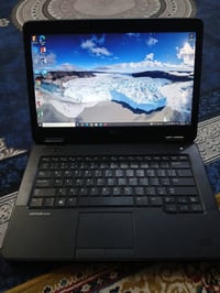 لابتوب ديل • شبه جديد • استعمال شهر