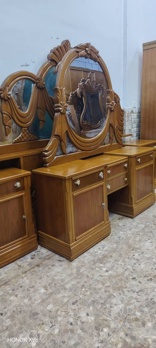 السلام عليكم غرفه كامله ام الخمس بيبان شغل درجه اولى  تسكام  غرفه كامله وجاهزه اي نقص ما بيها السعر 775 شامل الشد والتوصيل مجاني داخل النجف والشراي يتصل مكاني نجف ناحيه الرضويه قرب الجسر مال الرضويه *********** موجود واتساب
