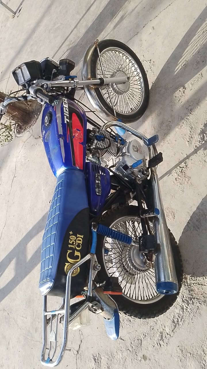 سلام عليكوم عندي هاي درجه لل بيع موديل 2019 لاصرف ولا بخار محرك كاتم كهربائية كله  شغال نوعه تايكر 4كير مكاني كركوك فيلق سعر 350 الي مو شراي لايكتب رجاء وتحياتي عله كروب ***********
