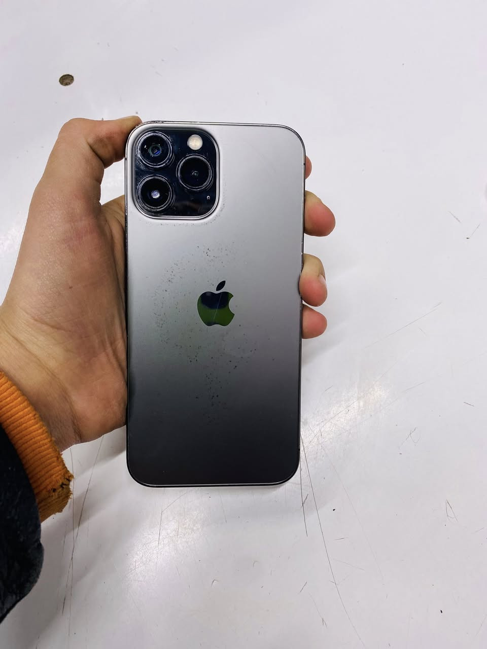 سلام وعليكم تلفون ١٣بروماكس نضافته ./"٩٠تلفون خلاص ما طاب مصلح مكفول من كلشي اي ستفسار ***********
