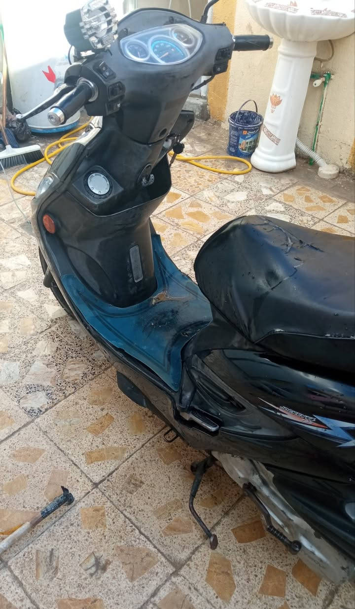 سلام عليكم دراجة  كامكو جي فور مال حاوية ورقة الحاوية وياهة علگت ولف وسويتهة بلخان الدراجة مشتريهة م البياتي ب800كهربائيات شغلة اشاير كلة شغال دبلات شغالة دراجة اريدهة525 للاستفسار على الرقم *********** مكاني. كوفة البو حداري
