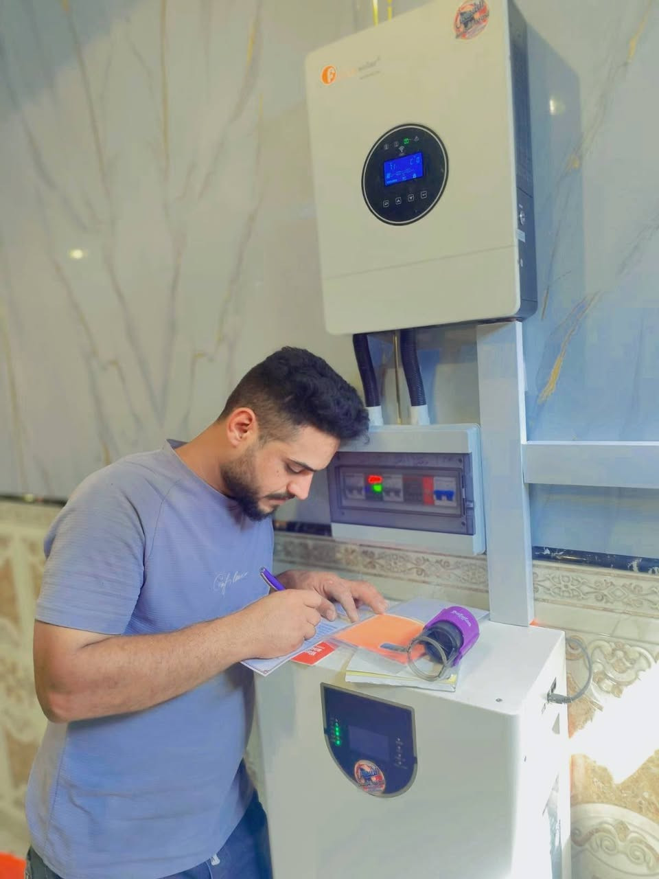 بسم الله وعلى بركه الله 
بيت اخر يودع انقطاع الكهرباء
بيت اخر يودع المولدات وضجيجها
بيت الأخ سمير خزعل قرر تنصيب منضومه 
 
8               امببر نهارا 
8              امبير ليلا 
متكونه من 
#الواح جنكو 620 واط عدد 4
#جهاز فلستي  بقدره 4ك 
# بطاريه شيساج سعه 8ك واط ساعه 8000سايكل عمر يتجاوز ال10سنوات
مع بقيه مكونات االمنضومه من الحديد المغلون والجوزات واسلاك التوصيل للاستفسار المراسله او الاتصال او الواتس اب ***********
