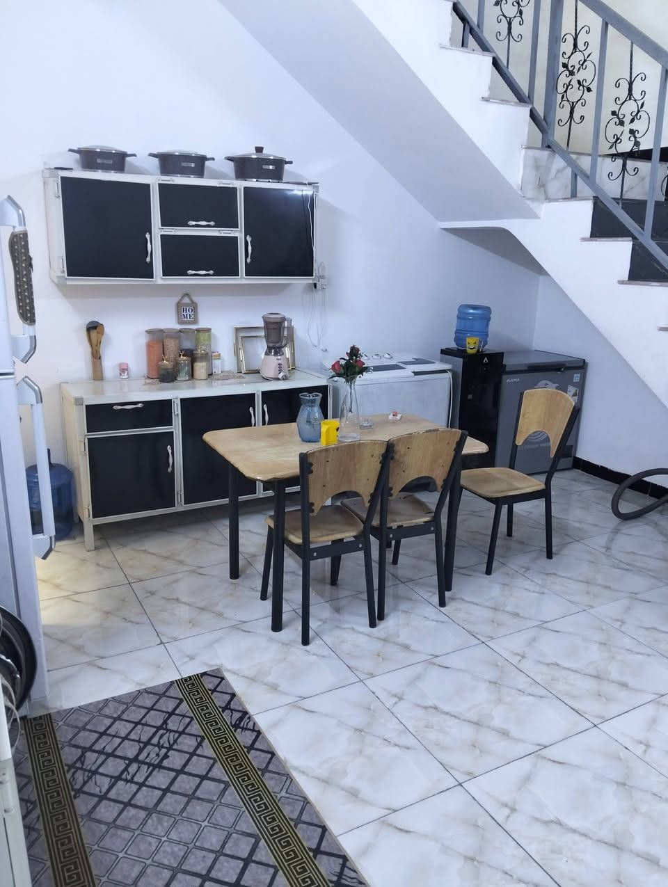 بيت للبيع – حي البساتين / حي السلام – موقع ممتاز
فرصة حلوة للسكن العائلي أو الاستثمار داخل بغداد
بيت بموقع هادئ وقريب من الخدمات اليومية وكلشي متوفر حولك.
📍 العنوان: حي البساتين – حي السلام – شارع أبو فلاح – قرب مولدة ياسر
🔹 المساحة: 100 متر
🔹 طابق واحد
🔹 مناسب لعائلة صغيرة أو للإيجار
🔹 شارع سكني هادئ وجيران طيبين
🔹 قريب من الأسواق والمواصلات والخدمات
✨ جاهز للسكن مباشرة
💰 السعر: يُذكر عند الاتصال
📞 للاستفسار والمعاينة: ***********
