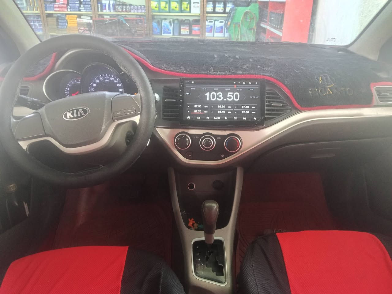 كيا بيكانتو
موديل 13

والمواصفات معروفه 
سعر 73 وبيها مجال بسيط
*********** عنوان بصره
