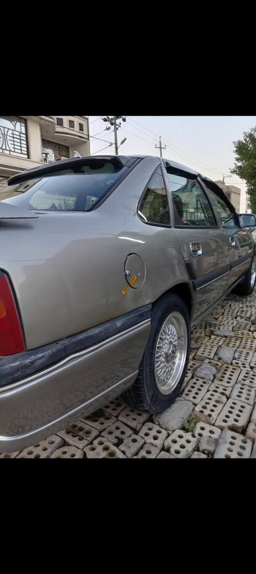 اوبل فكتره موديل ٩٣ رقم انبار تحويل ثاني يوم محرك 2000 جام اوتو شاشة سماعة بلوتوث
السيارة مصبوغة عام الجمالية
تخم تاير جديد مكينة وكير جيد جدا كير عادي 
مكان السيارة بغداد الكرخ / حي الخضراء
التواصل على الرقم
 ***********
