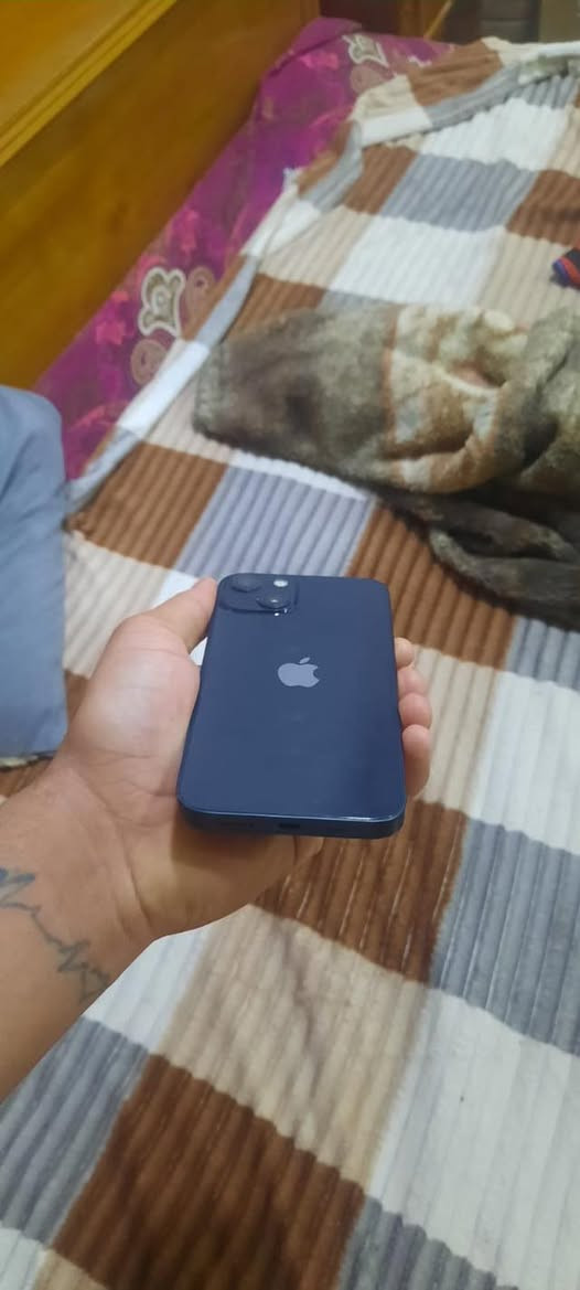 سلام عليكم 
13 عادي ذاكره 128 بطاريه 86 بلادي 
فقط مبدل شاشة 3 خيارات الباقي كله مكفول سعره 325 مكاني كوفة رقمي ***********
