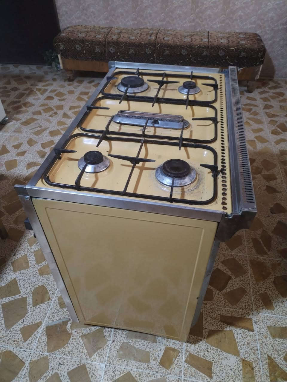 طباخ عشتار وضع شركه نضيف اخو جديد سعر 100 وبي مجال قليل
مكان جانب الايمن
***********
***********
