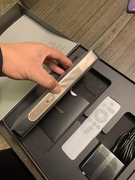 لمحبين السفر والمدرسين وأساتذة الجامعة  وفرنا لكم شحن ليزري
.

تواصل واتساب ***********

هم ليزري هم شحن  افضل داتا شو شحن ليزري  

توفر الداتا شو الشحن اليزري اسمارت

نوعية (WEMAX Go Advanced)

 

الدقه 1080 يدعم 4k 

سطوع: 600 ANSI Lumens‎

نسبة التباين: ‎2000:1

‎

حجم الصوه من 40 الى 120 بوصة 

و على بعد 2 متر ونص من الحائط ينطي صورة بحجم 100 بوصه تقريباً 

سمارت بنضام Feng os 

المعالج: MTK 9629

الذاكرة: 2GB RA 

التخزين الداخلي: 16GB

🔊 الصوت

مكبر صوت مدمج: بصوت عالي وجودة عاليه من (Dolby Audio)

سعة البطارية 15000mA

‎ (تشغيل من ساعه وربع الى ساعه ونص )

ويعمل على الكهرباء مباشر 

منفذ الشحن تايب سي 

الوزن: ‎0.9 كغم فقط

السماكه : ‎≈ 2.5 سم (أنحف بروجيكتر ليزري محمول)

للمزيد من التفاصيل او الحجز عبر الخاص او واتساب  

العنوان أربيل متوفر توصيل 

للحجز عبر الخاص او واتساب ***********
