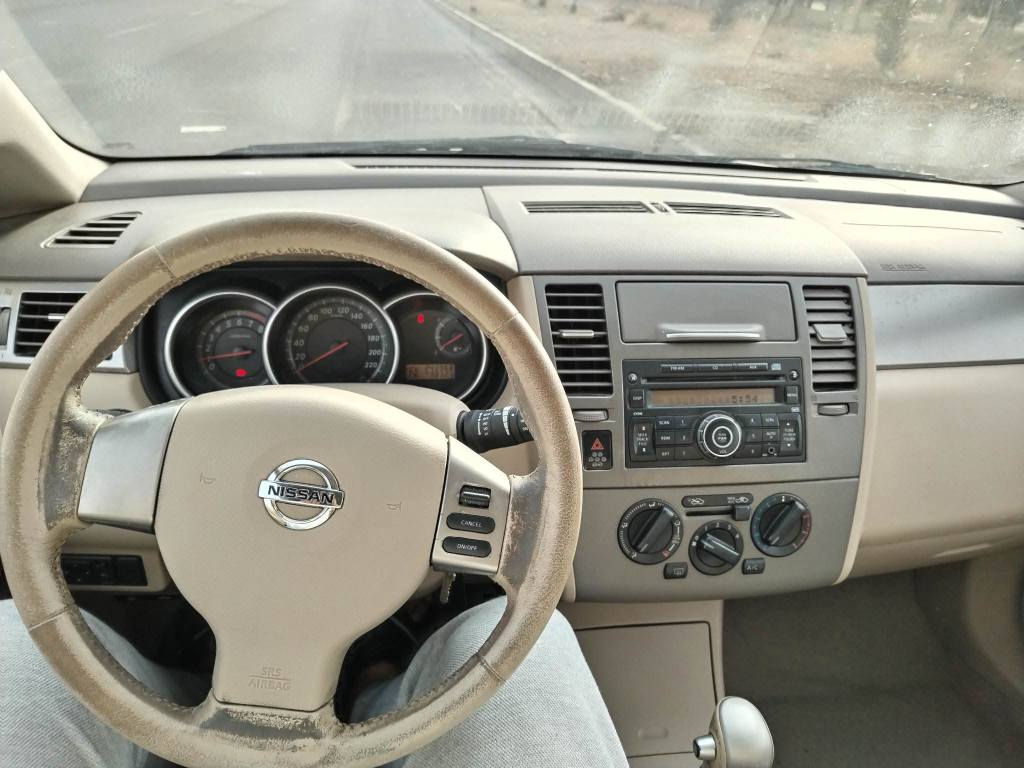 نیسان تیدا مودیل 2012 فول مواسفات ناو زەرد مەکینە گەورە هەموو شتی لەسەر بیلادی ماوە بێ سبوغ بێ لێدران رەقم سەنەوی نوێیە *********** أربيل, العراق
