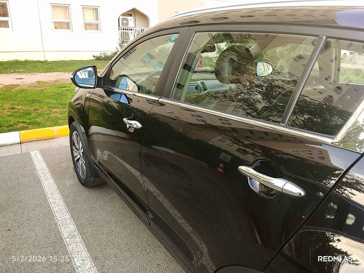 السلام عليكم سبورتج خليجي 2014 مكفوله من الصبغ
مكينه 2400 ماشيه 107 الف 
كامله المواصفات بصمه بانوراما داخل جلد كرسي السايق كهرباء رقم بغداد (حلوو مميز) السنويه باسمي فور ويل ثمانيه ايرباك حساس خلفي كاميرا تحكمات ستيرن سياره حلوه وناعمه  سعر ١٦٠ وبي مجال قليل 
الاتصال *********** مكاني بغداد مجمع بسمايه
