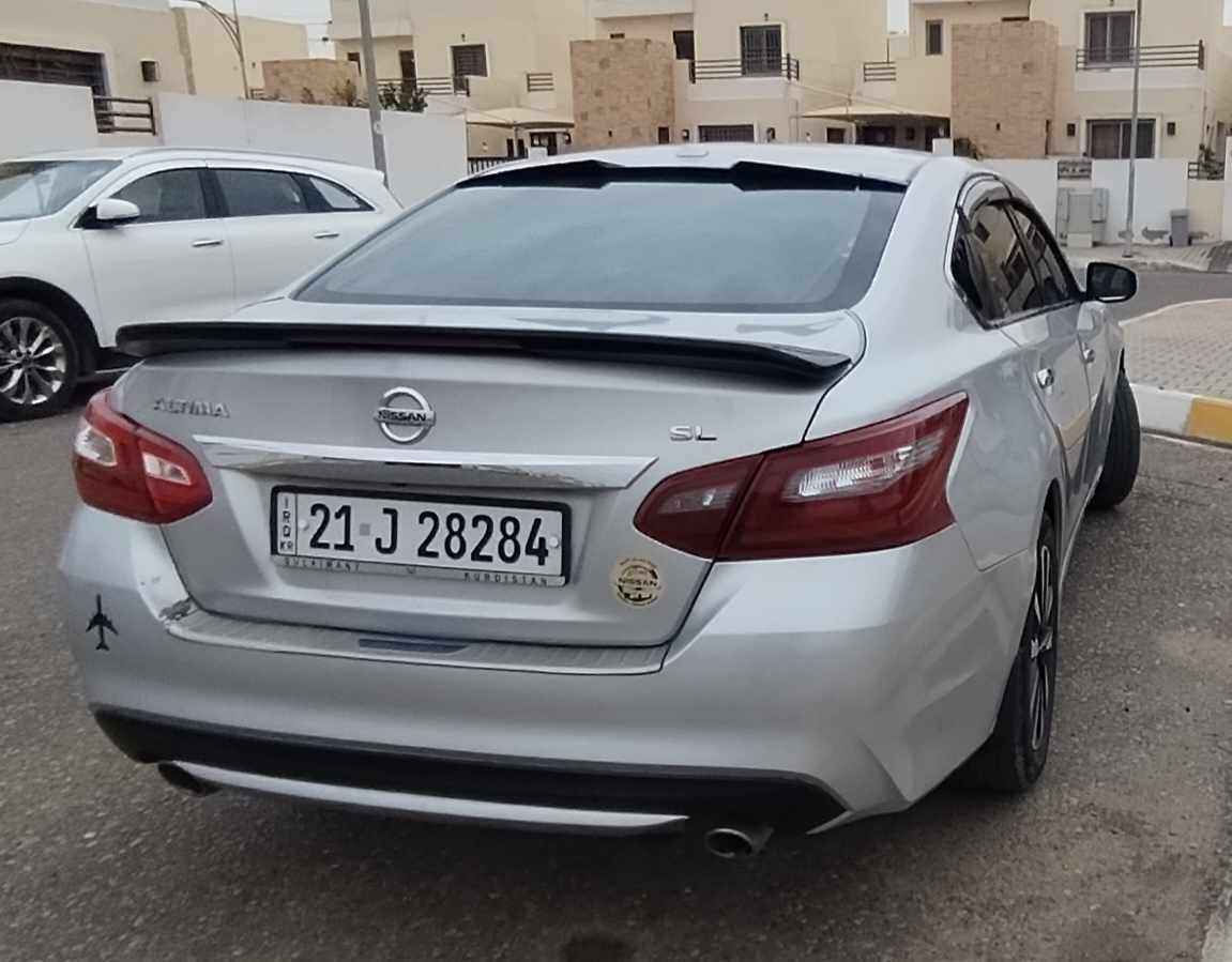 Nissan sl   2018 التيما 
فول ما عدا الفتحة 

حادث جاملغ خلفي جهة السايق 

اشاير بالمري ... كشنات جلد .... تحكم كشنات .... تدفئة كشنات جهنم .... تبريد ثلج ..تبريد بيانو .... تبريد خلفي .. رادارات 360 درجة ... بريك ذاتي ... تشغيل عن بعد ( بالشتا تشغلك تدفئة وحرارة ستيرن ) وبالصيف تشغلك تبريد تجي السيارة ثلج (تشغيل ذاتي).... السيارة مال جناية 

الگير مشدودلها براد هوائي مبدل دهن گير ضمان 50 الف.... 

ماشية .135.0 كيلو  ... منظومة زينون كاملة ... مسستم كامل ...السيارة سياقتها جدا ناعمة وبالخير على الياخذها 

سعرها ... 144 ورقة وبي مجال للطيبين  وبيك خير واتدلل

السيارة رقمها سليمانية.... بأسمي تحويل ثاني يوم
للاستفسار اتصل ... *********** تكريت, صلاح الدين
