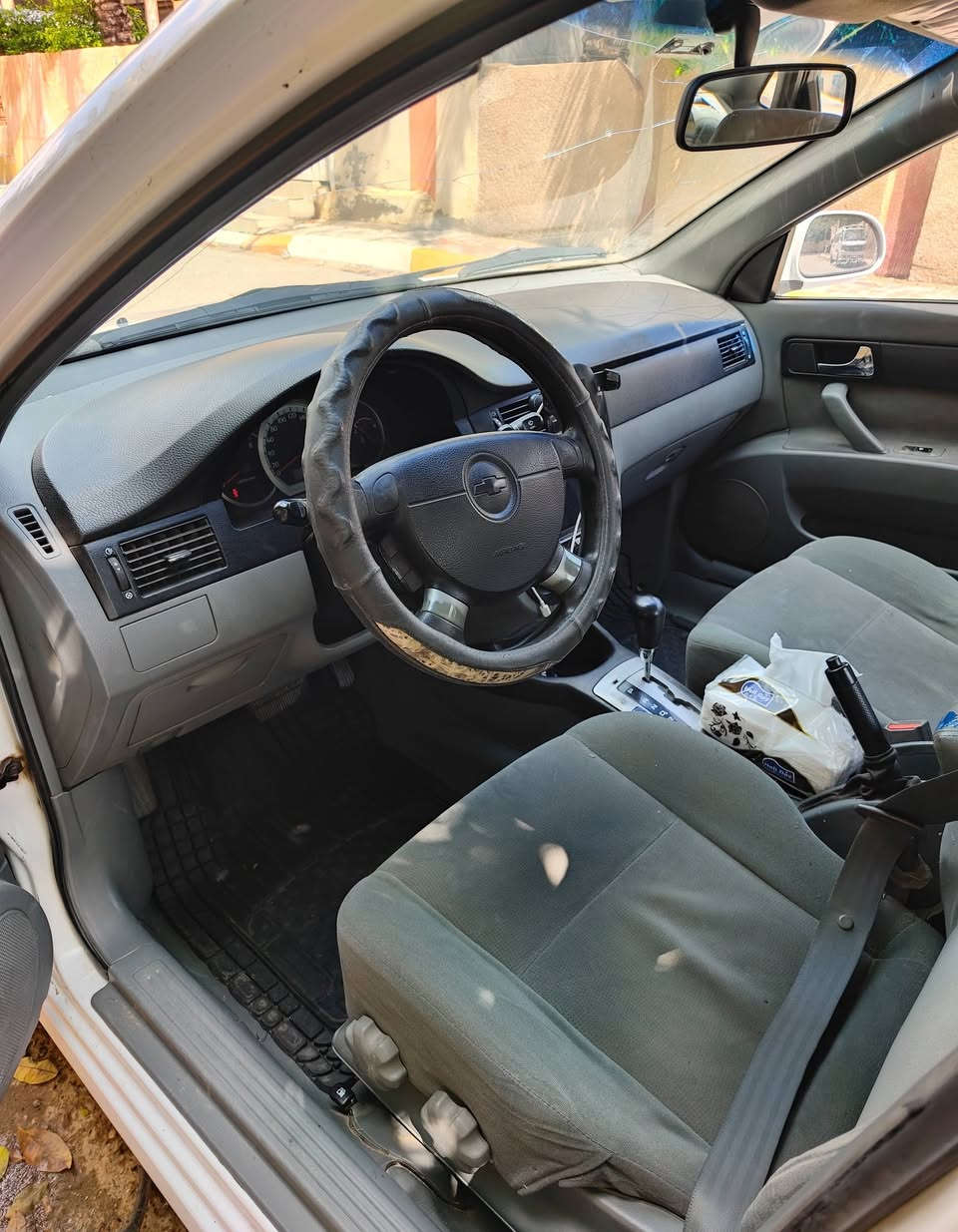 السلام عليكم 
اوبترا 2011 السيارة بدون ضرر خليجي بس بيهة ملاحظات كل خفيفة كير محرك مكفول كهربائيات شغالة 
الموقع بعقوبة التحرير 
السعر 84 وبيهة مجال للشراي 
***********
