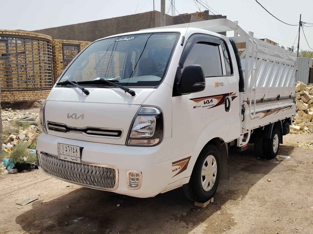 سلام عليكم كيا بنكو للبيع 2023سياره كفاله عامه عده زلغ بسيط بل باب كير محرك حداديه تبريد. تخم تاير جاهزه للخير سياره ماعايزه برغي بسمي تحويل مباشر ماشه 80الف سياره بيه محجر تسگام تنباع هيه ومحجره بس ماعدي صور له بل محجر سعر 155وبيه مجال بسيط حك جيه مكانه دوانيه البدير اي ستفسار اتصل ***********
