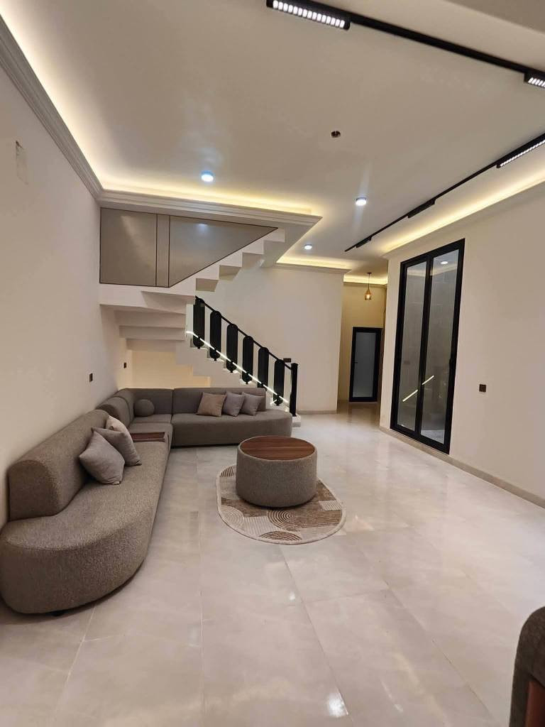 بيت للبيع في كربلاء شارع السيدة زينب ع قرب فندق البارون جار العباس 
 قريب للامام الحسين ع مساحة118متر. مع الاثاث      البيت بناء جديد بعده مامسكون  
طابقين 4 غرف نوم 3صحيات واستقبال وصاله ومطبخ 
كافة الخدمات تبليط عرض الشارع 10متر ماء مجاري كهرباء
شغل البيت درجة اولى البناء طابوك جمهورية كونكريت مسلح صب مركزي
ارضيه الطابق الأول بورسلين والطابق الثاني بورسلين 
ابواب الداخلية  تغليف تركي 
حداديه 2ملم وBVCمقطع تركي تفصال 
التاسيس الماء خلاطات دفن ماركت افياء طرادات دفن 
صبغ الواجهه بتك التركي 
ديكورات مغربي منظومه كامرات طابو زراعي قرار محكمة سند 25 الاستفسار اتصل واتساب  *********** *********** *********** كربلاء, العراق
