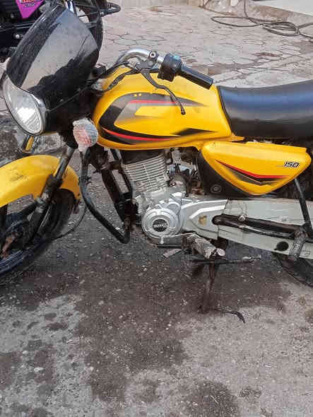 السلام عليكم دراجه بوكسر للبيع موديل 21اوراق اصولي 7 مكان نعمانية شراي يتصل ***********//***********
