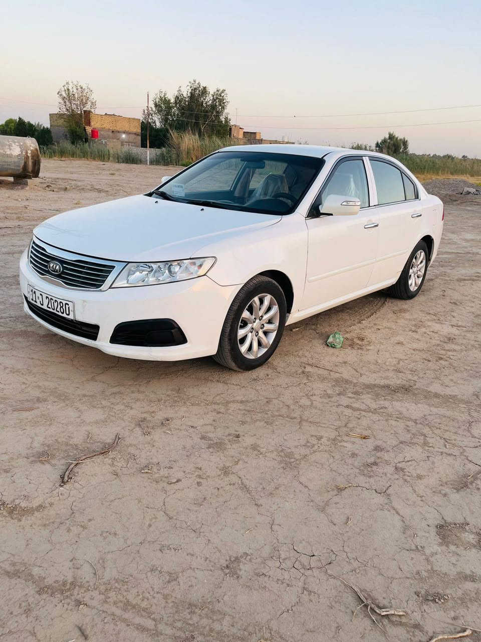 سلام عليكم كيا اوبتيما للبيع 2010 خليجي مكينه 2000 رقم بغداد انكليزي سياره جديده بمعنى الكلمه فول مواصفات عدة الفتحة مكينه كير حدادية تخم تاير كله جديد تبريد ثلج 🥶 السيارة بيه جاملغ الامامي مبدل اصلي والباقي مكفول السعر 114 وبيه مجال مكان السيارة بابل الشوملي رقم الهاتف ***********

