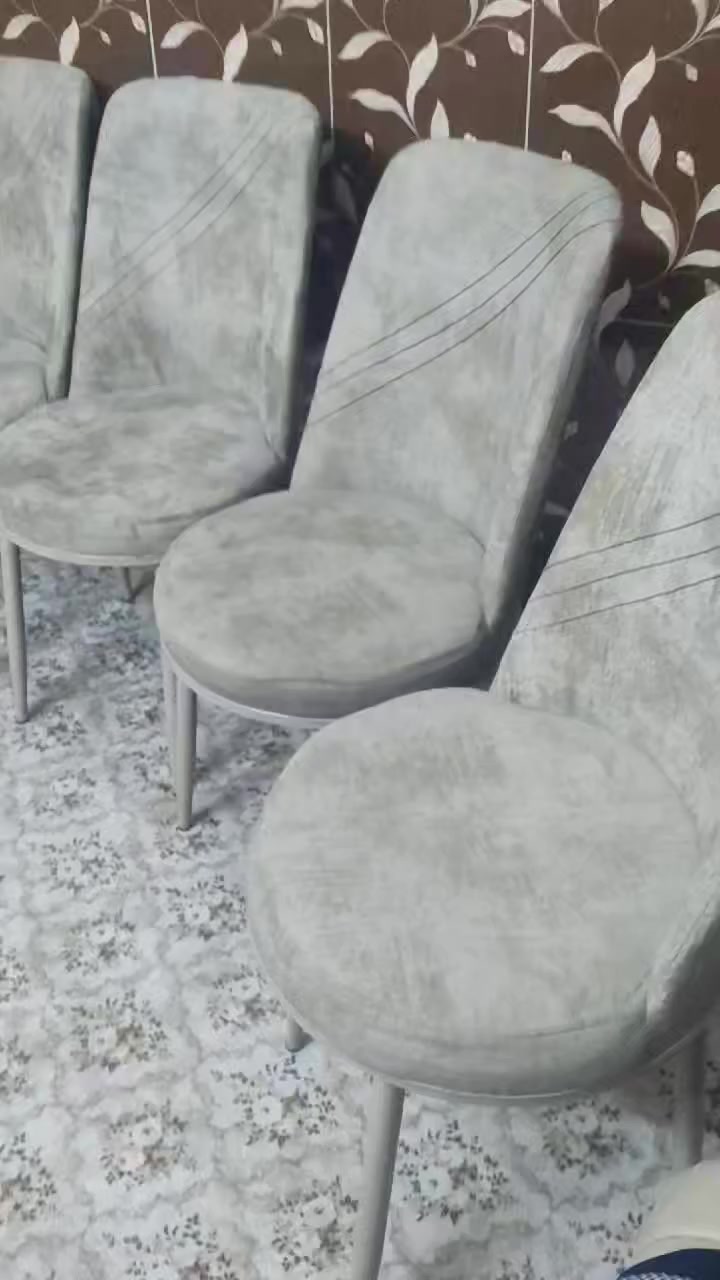 ميز طعام ٥كراسي اخو جديد ١٥٠البلديات ابيع كله هو كراسيه ماابيع كراسي وحدهن رجاء


**إذا كنت صاحب هذا الإعلان وتريد حذفه لأي سبب، رجاءا أرسل رسالة إلى الدعم الفني**