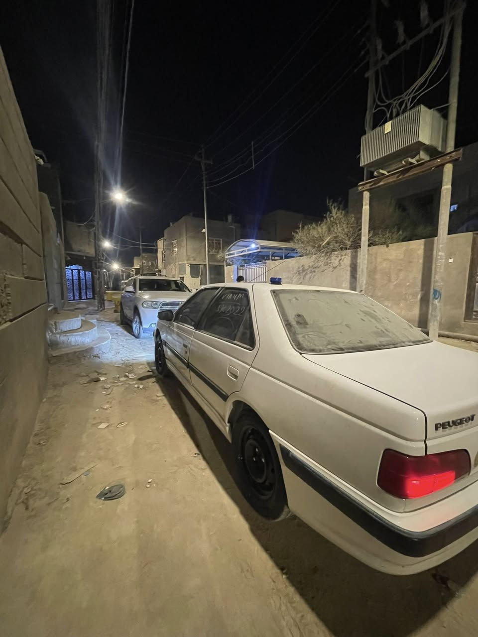 السلام عليكم بيجو 22 كفاله بس بيهه رصعه بلبنيد السياره إقصاد استقطاع. مباشر رقمه ناصريه عندي بيه وكاله مكاني بصره ***********
