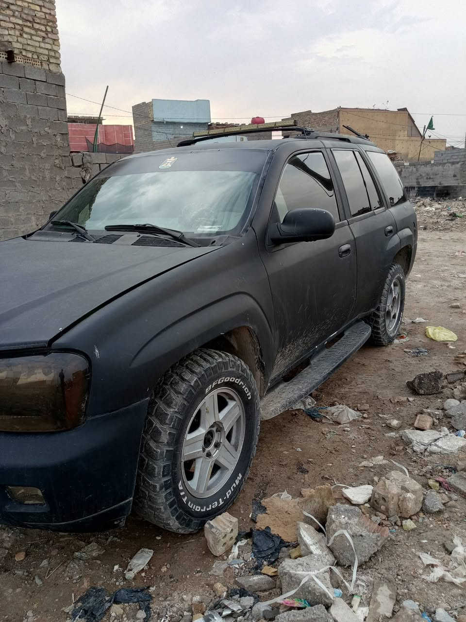 بلايزر للبيع 2008 مكينه وكير مكفولات مصبوغه عام السعر 35 وبيها مجال قليل مكانها بغداد حي طارق ***********
