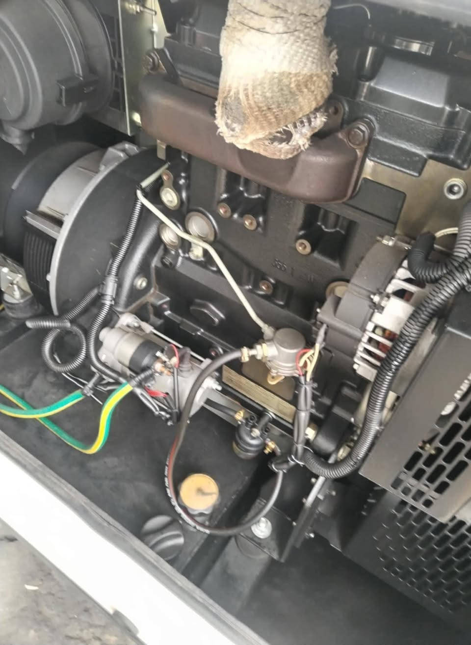 مولده بيركنز الانكليزي بلادي كاتم 33 kv مال بيتي
نظام تشغيل ذاتي ونظام حمايه 
راس التوليد لوري سومو الفرنسي
المولده اخت الجديده مشتغله على كد موسم 
السعر قفل قفل ٦٠ ورقه 
للاتصال 
كربلاء الحر 
***********
