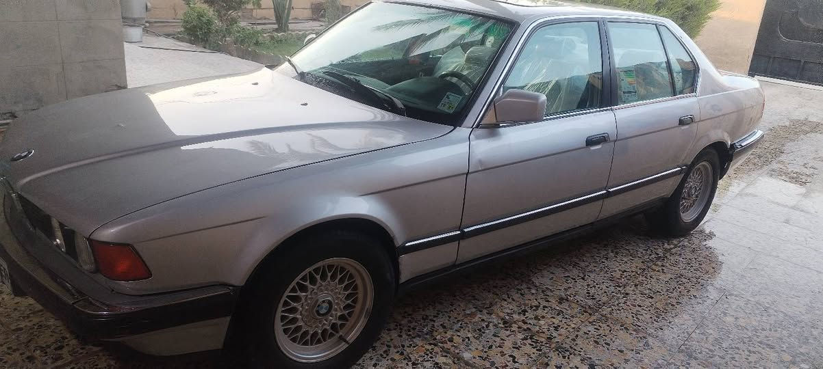 سلام عليكم
بي ام دبليو ٧٣٥ رقم بغداد كير ومحرك جدد تبريد شغال  تخم تاير حداديه نضيفه للبيع او للمرواس حسب القناعه
السعر ٦٠ ورقه وبيه مجال بسيط
ابو غريب حي الرساله
***********
***********
