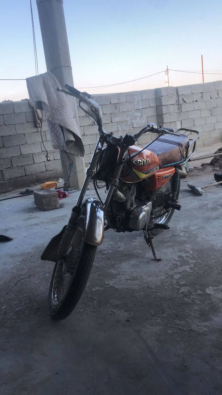 سلام عليكم شباي عندي دراجة بانزين اربعة كير اريد اراوسهة بدراجة شحن العنوان بغداد تقاطع النهروان الرقم***********
