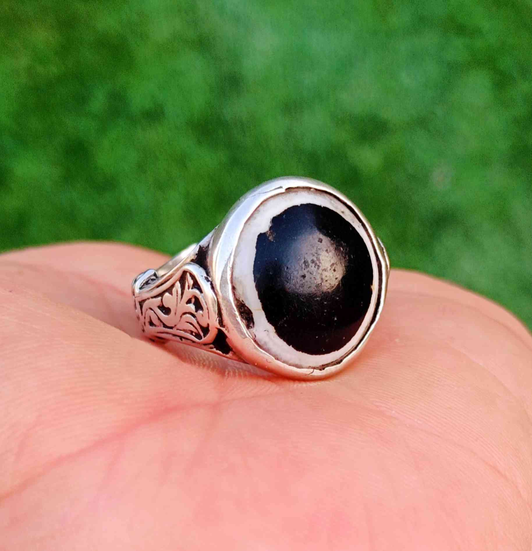 سلام عليــــــكم 🫷🏿👇👇

تحفه عالميه(جزعــــه بقرانيه قديم مشكول

صياغه يدويه ثگيله(سلجوقـــيه 25غرام) 
قيــــــاس الخاتم(22.. 23)

يوجد توصيل بدون مراوس او حجز مكاني سماوه سعـــره مع التوصيل(95)واتساب 
(***********) السماوا, المثنى
