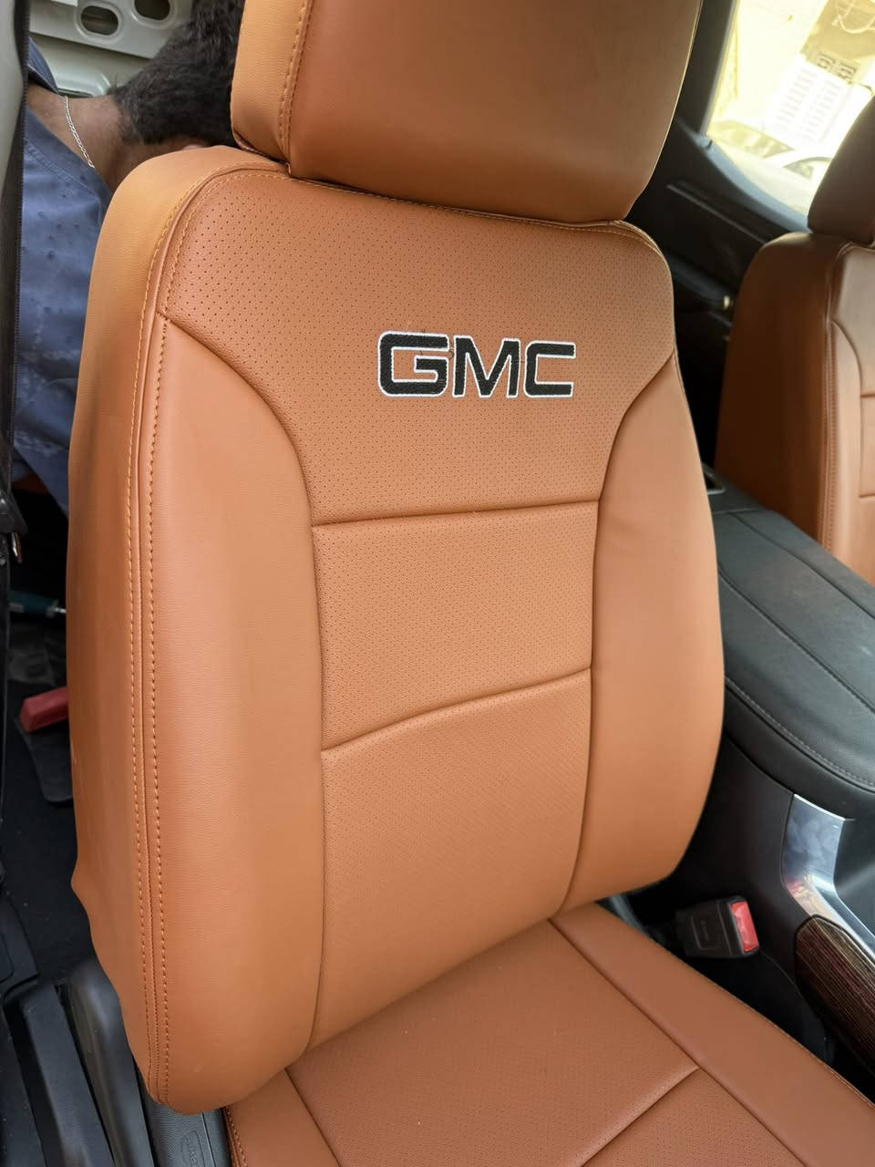 دوشمة علي العراقي لتغليف كافة أنواع السيارات جلد ياباني العنوان الكاظمية شارع النواب إسم المحل علي العراقي للاستفسار 
*********** واتساب أو اتصال فقط
