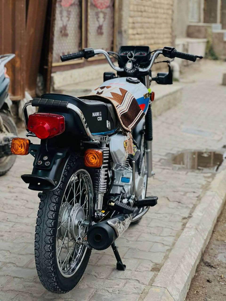 السلام عليكم دراجة نامة للبيع ٢٦ اوراق سكنر السعر٩٥٠ وبيهة مجال مامتواجد خاص رقم صاحب الدراجة ***********
