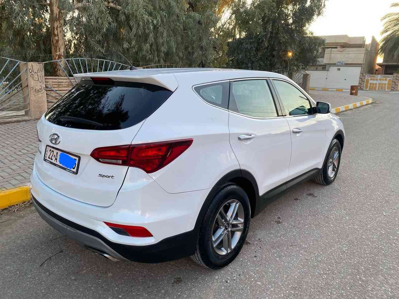 السلام عليكم
للبيع سنتافي  2018  وارد امريكي ضرر بنيد بدون دواخل 

يعني  بيه صبغ قطعة واحدة 

صور الحادث مرفقه مع الصور 

مواصفات سبورت

تحكم ستيرن كامل 

شاشه وكاميرا    داخل لونين 

كير اوتو  ومحرك شرط ما مفتوح يعني على وضع الشركه 

السيارة حلوة وجديدة جاهزة من كلشي مابيه نقص   ماشيه 71 

رقم اربيل دولي سنويه جديدة يعني شرط التحويل 

السعر 167 وبيه مجال الشراي يخابر 

***********
