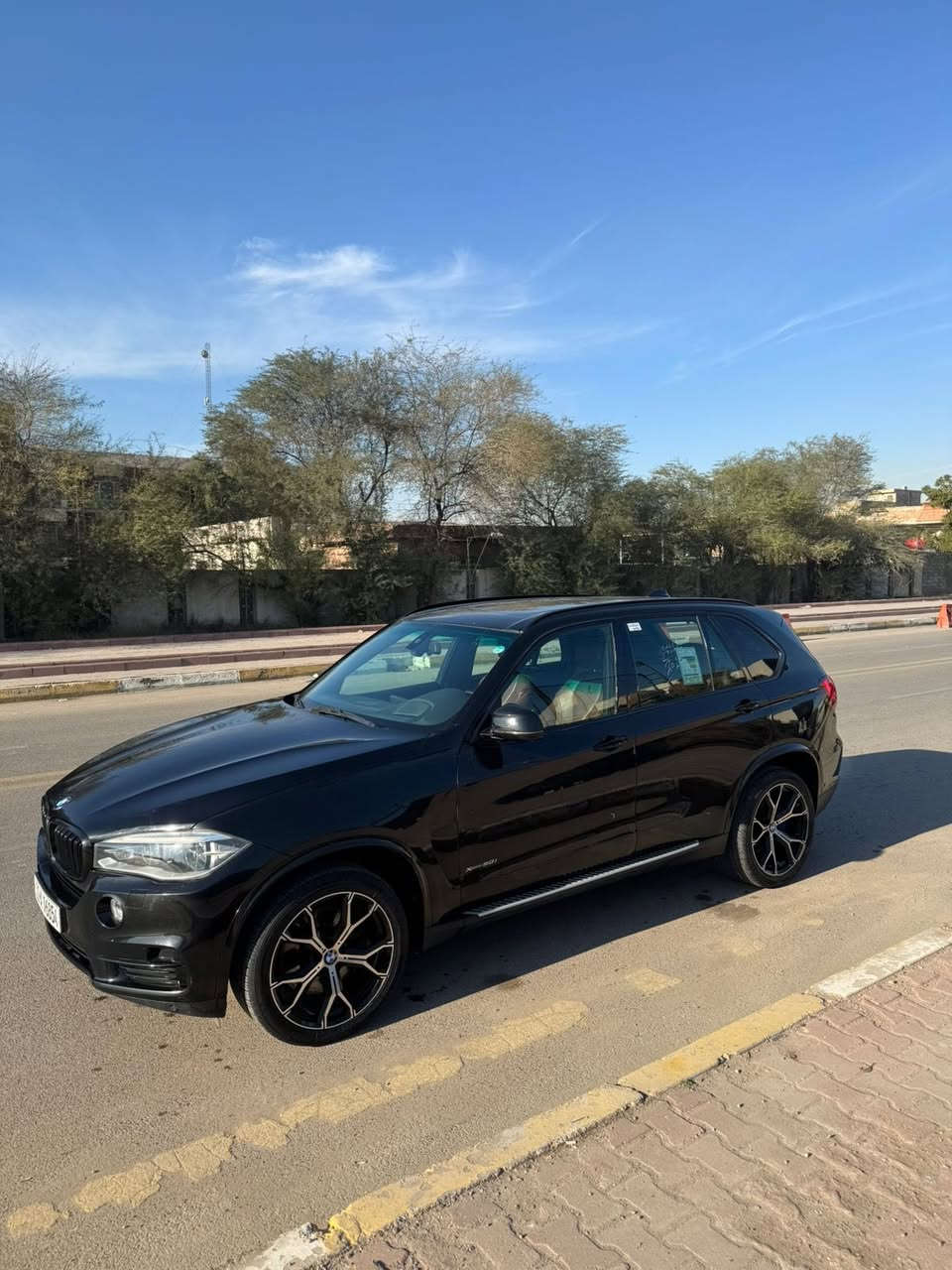 Bmw x5
ماشية 144 حقيقي 
وارد خليجي وكالة العروش🖤
محرك 8 سلندر 5.0
مواصفات فول للاخير
بنوراما
بيبان شفط 
بصمة 
كشنات جلد تحكم كشنات
خمس كامرات دوارة
كشنات تدفئة تبريد
بردات بيبان
دركة كاربون فايبر
كير قبضة كرستال
حساسات امامية خلفية
لايتات LED وزنون
شاشة كبيرة مع تحكم ماوس داخل جلد قرميدي

السيارة مكفولة بدون صبغ فقط بارد بلباب وتحكيل خفيف فقط بدون صبغ ابد بدون دواخل كلة مكفول  
رايدهة ب٢٨ وبيهة مجال شراي ع الخاص تعال


**إذا كنت صاحب هذا الإعلان وتريد حذفه لأي سبب، رجاءا أرسل رسالة إلى الدعم الفني**