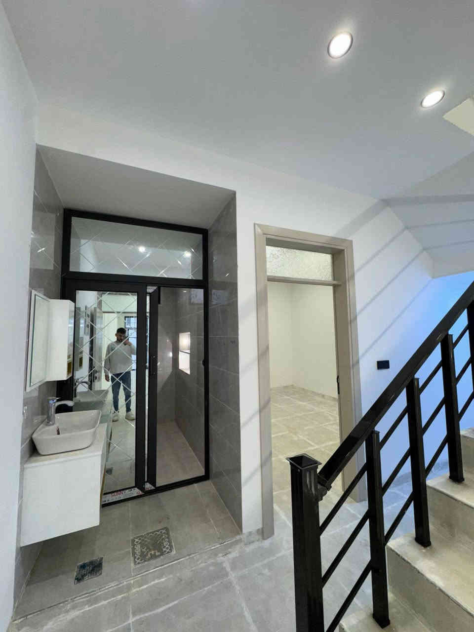 داران طابقين واجهة ملكية
مساحة كل العقار : 100m
 
موقع 📌 : كركوك شوراو خلف الفراعنه

سعر كل عقار : 85 مليون قابل لتفاوض

عدد غرف كل دار : 3 غرف نوم  

للأستفسار : التواصل على رقم التالي 

 📞***********
