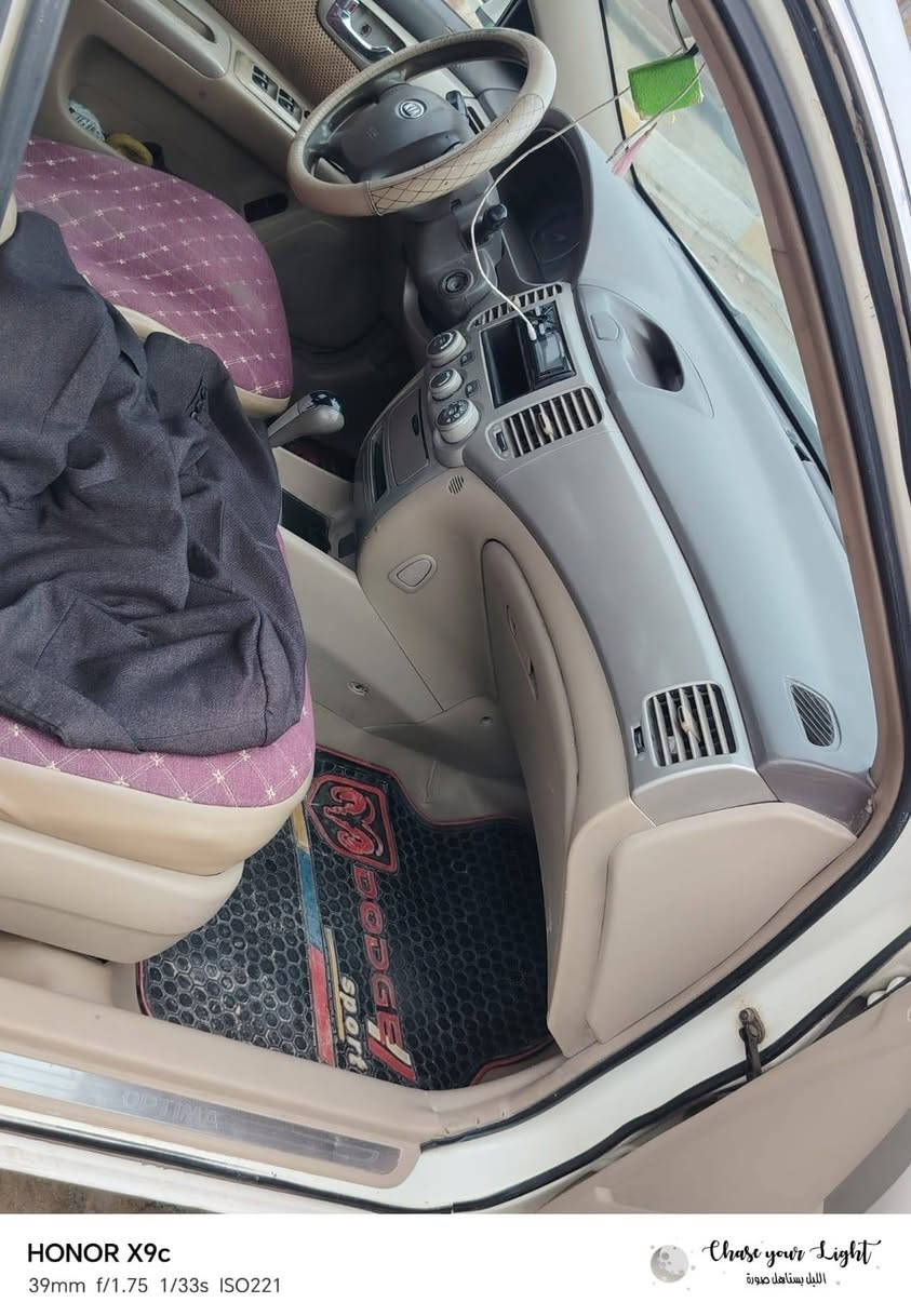 السلام عليكم كيا اوبتيما.خليجي  موديل 7 مكينه 2700 كير تبريد حداديه تخم تاير كهربايات كله شغاله بيه ضربه جملغ خلفي صبغ عام  العنوان الناصريه رقم موبايل 📱 *********** السعر 83 وبيه مجال مامتواجد ع فيس اتصال وبيك اخير ودلل سنويه 2029 ترهم مراوس سوناته مقدس مكينه 6 سلندر
