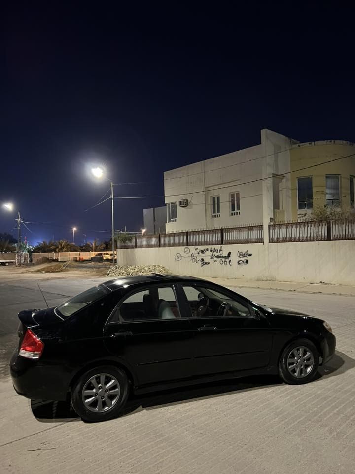 السلام عليكم للبيع او المراوس  وينه إلي يدور جديد دخول جديده اليوم كملت سيراتو ٢٠٠٩ خليجي مكينه دوش ١٦٠٠ دكشن عالي السياره زيرو كامله من كل النواحي شاشه كامره فتحه تبريد تخم تاير ويل كب ٥ متوئمه ارقام وسنويه اربيل شرط الحاسبه السياره حيل جديده وماناقصه برغي داخل بيجي عسلي ستوني مسوي ادامه للسياره كلها مكينه وكير ع الشرط السياره بعد احلى من الصور تجي وتشوف بعينك السعر ٤٠ وبيها مجال 
للتواصل: ***********
