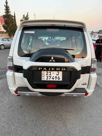 باجيرو • محرك ٣٥٠٠ • ١٢١ الف