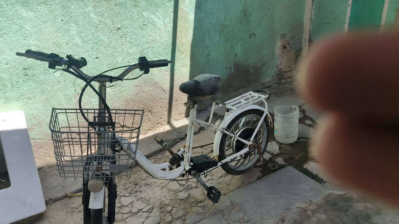سلام عليكم موجود بايسكل شحن للبيع بدون بطاريات واذا تريد بطارياته موجوده سعره 50 وبي مجال


**إذا كنت صاحب هذا الإعلان وتريد حذفه لأي سبب، رجاءا أرسل رسالة إلى الدعم الفني**
