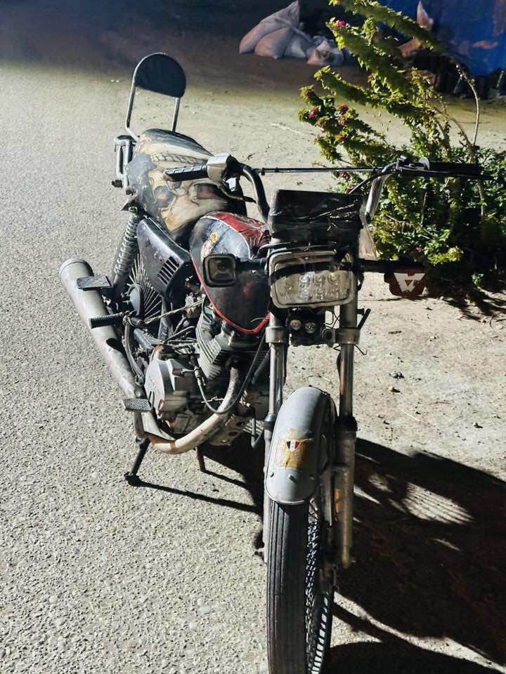 دراجه يراني لبيع سعر 125
مكان خان بني سعد 
دراجه شغاله بس بيها نقوصات كهربائيات وكابريتر يرادله تبديل 
اول ماشغل بيها دخان شويه ويروح 
رقم ***********
