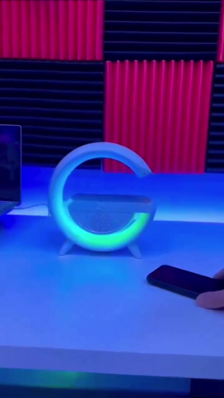 مكبر صوت بلوتوث مزود بشاحن لاسلكي وإضاءة LED.يتميز الجهاز بتصميم على شكل حرف G ومجهز بإضاءة
العنوان ديالى جلولاء سوق السكك قرب جامع الكبير 
---------
خدمة توصيل متوفر جميع محافظات العراق


**إذا كنت صاحب هذا الإعلان وتريد حذفه لأي سبب، رجاءا أرسل رسالة إلى الدعم الفني**