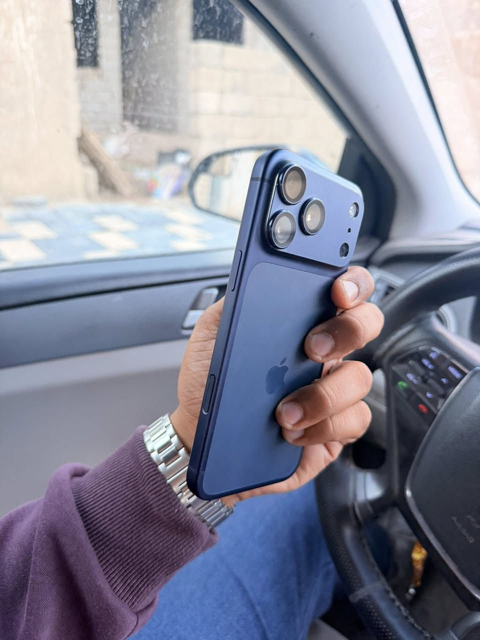 ايفون 17 برو ماكس لون ازرق
ذاكرة 512 ضمان ABM بطارية  100 الجهاز نظيف كلش بحالة الوكالة 
السعر ٢٤٥٠ وبي مجال 
***********
