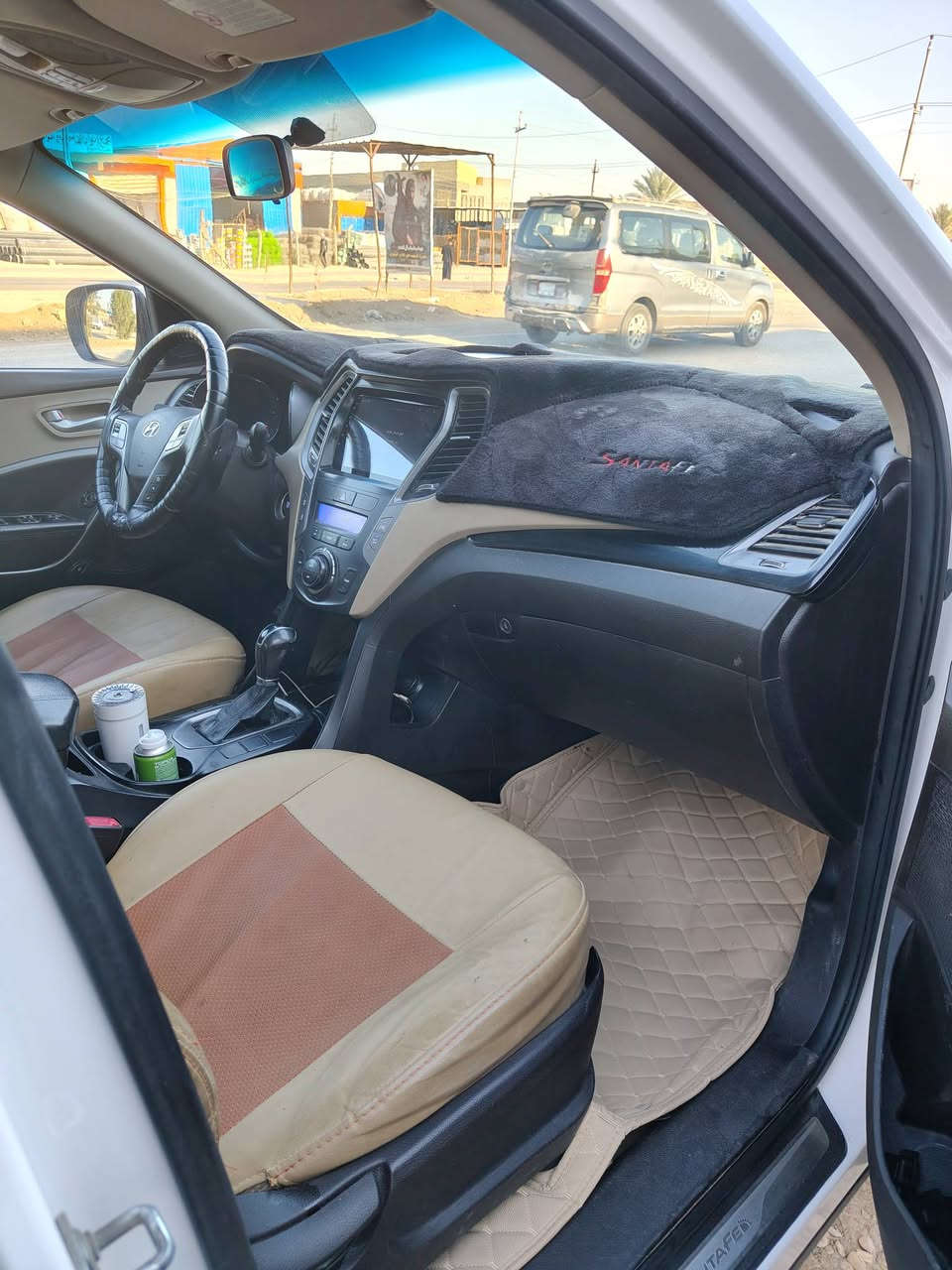 السلام عليكم
سنتافي 6 سلندر  2013 فوول فوول فوول مواصفات كفاله من الضربه والصبغ عدا شخط واحد بالجاملغ الأيمن الخلفي بدون صبغ السعر 173

السياره مفتوح بيها كازكيت  

مشتغله شغل شركه 

سنويه لغاية 2030 السياره بأسمي

مكان السياره بابل / القاسم 

***********
